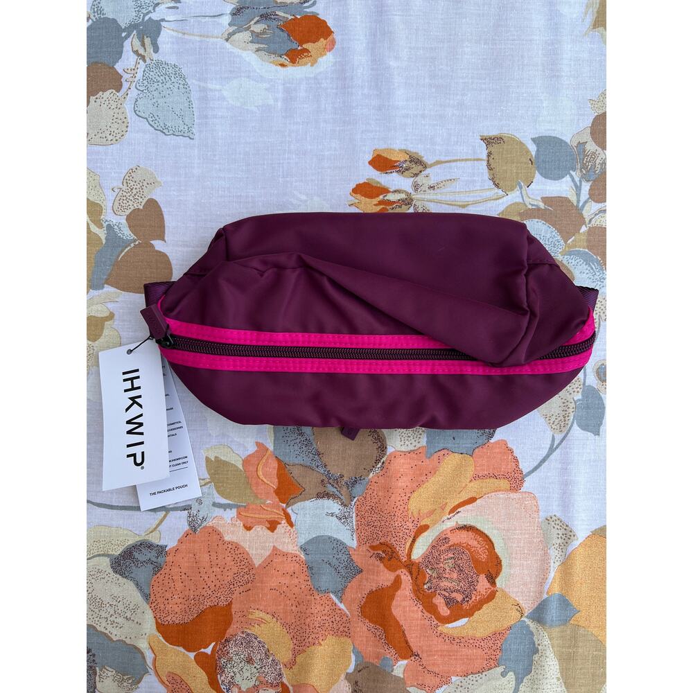 The Packable Pouch Purple: NWT